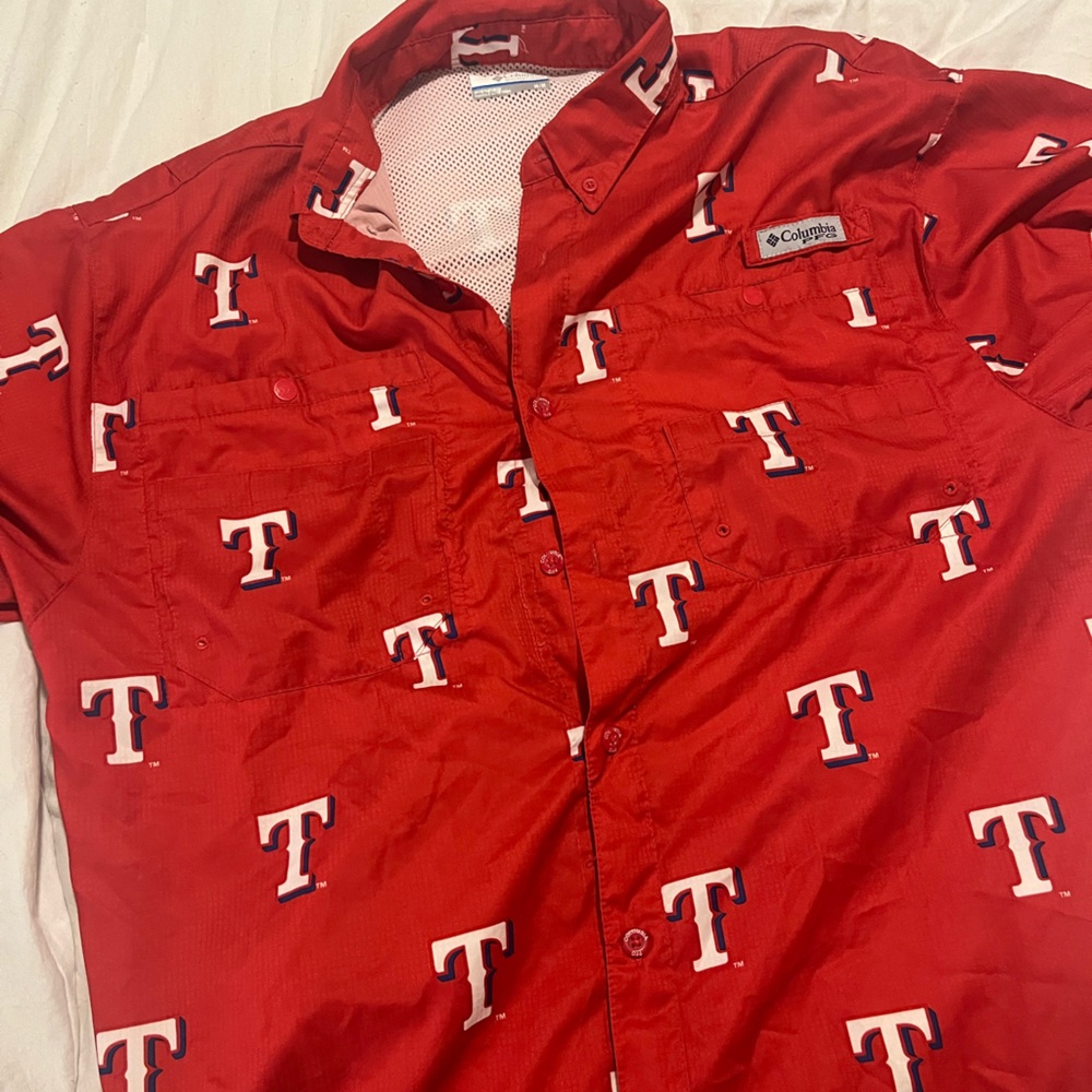 Columbia Red Mesh-Lined Shirt